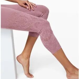 Lululemon reveal crop Zen expressions leggings in vintage mauve